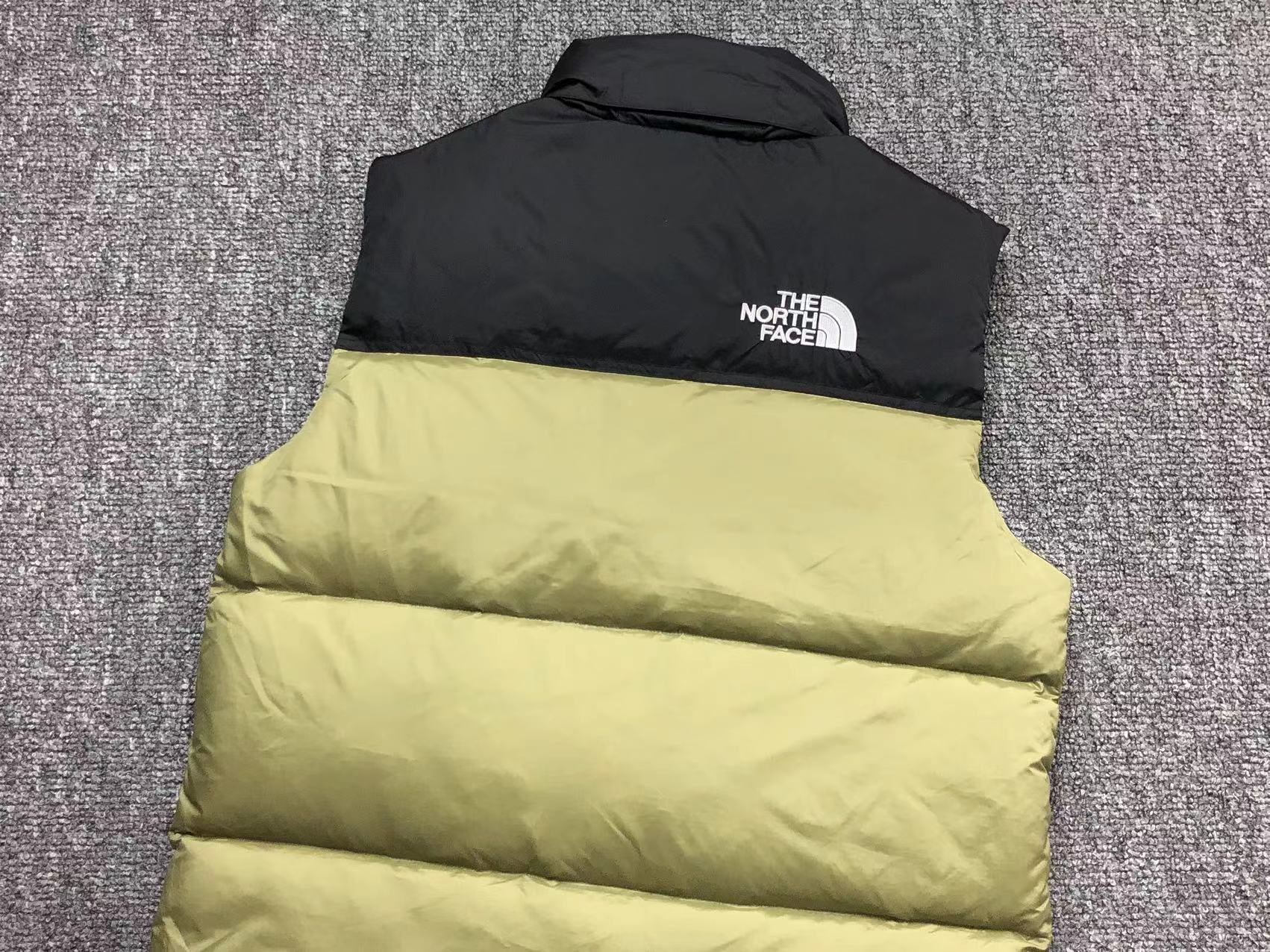 THE NORTH FACE 1996 RETRO NUPTSE VEST THYME-Drip Store Argentina