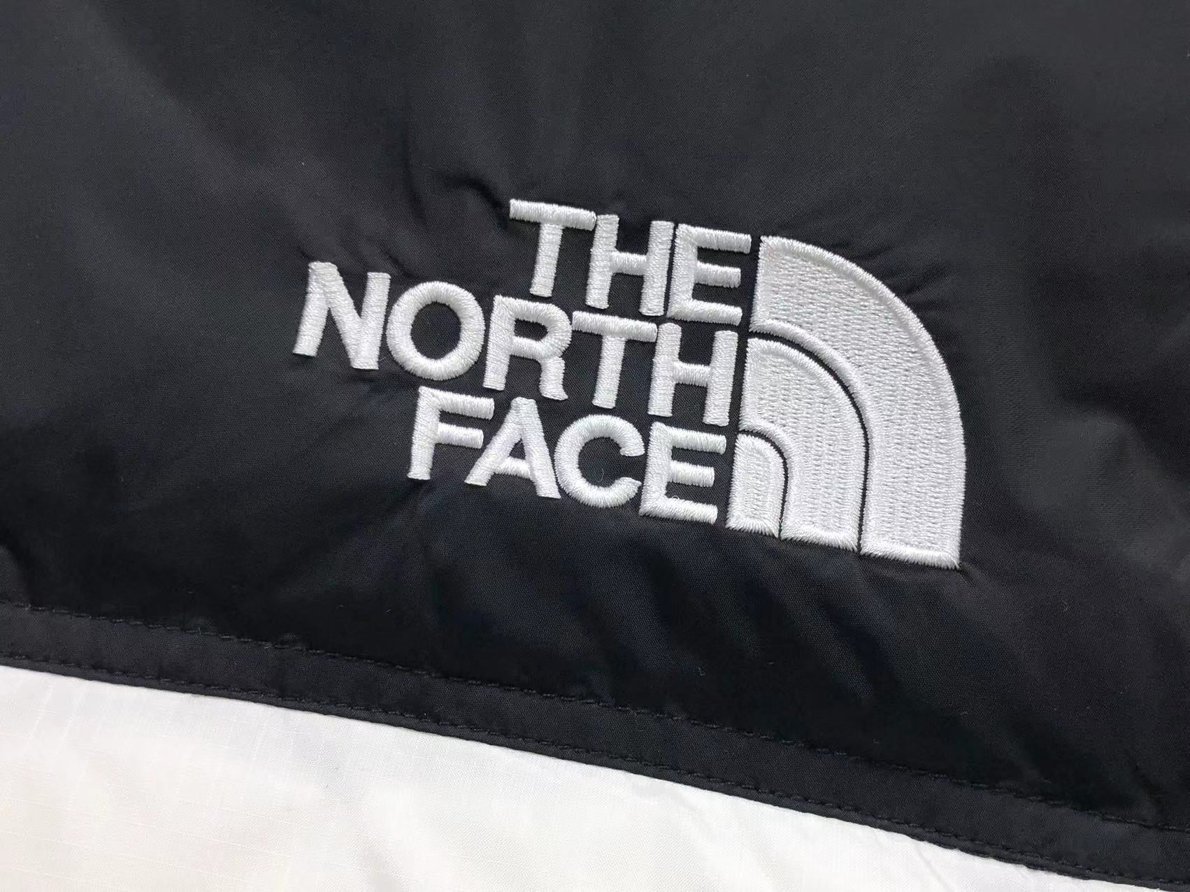 the-north-face-1996-retro-nuptse-vest-white-3-Drip Store Argentina