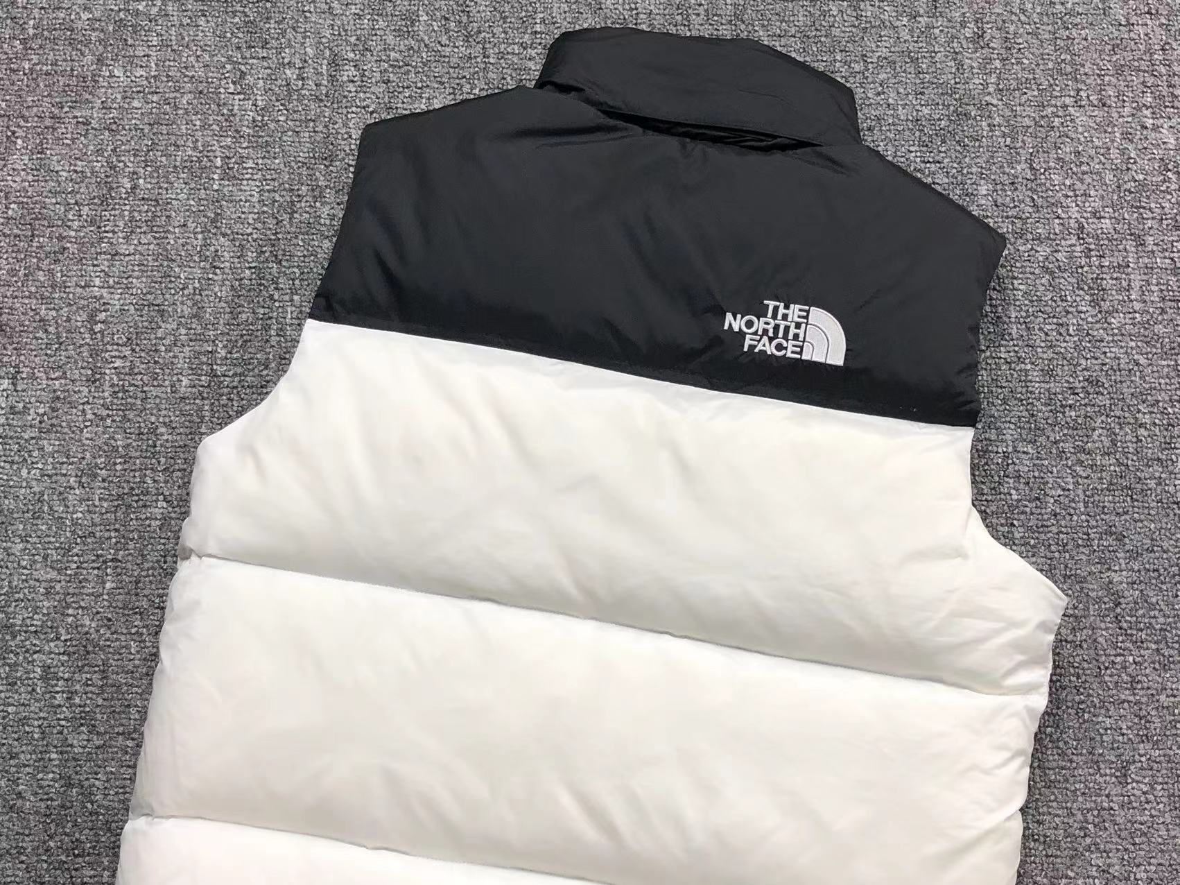 the-north-face-1996-retro-nuptse-vest-white-6-Drip Store Argentina