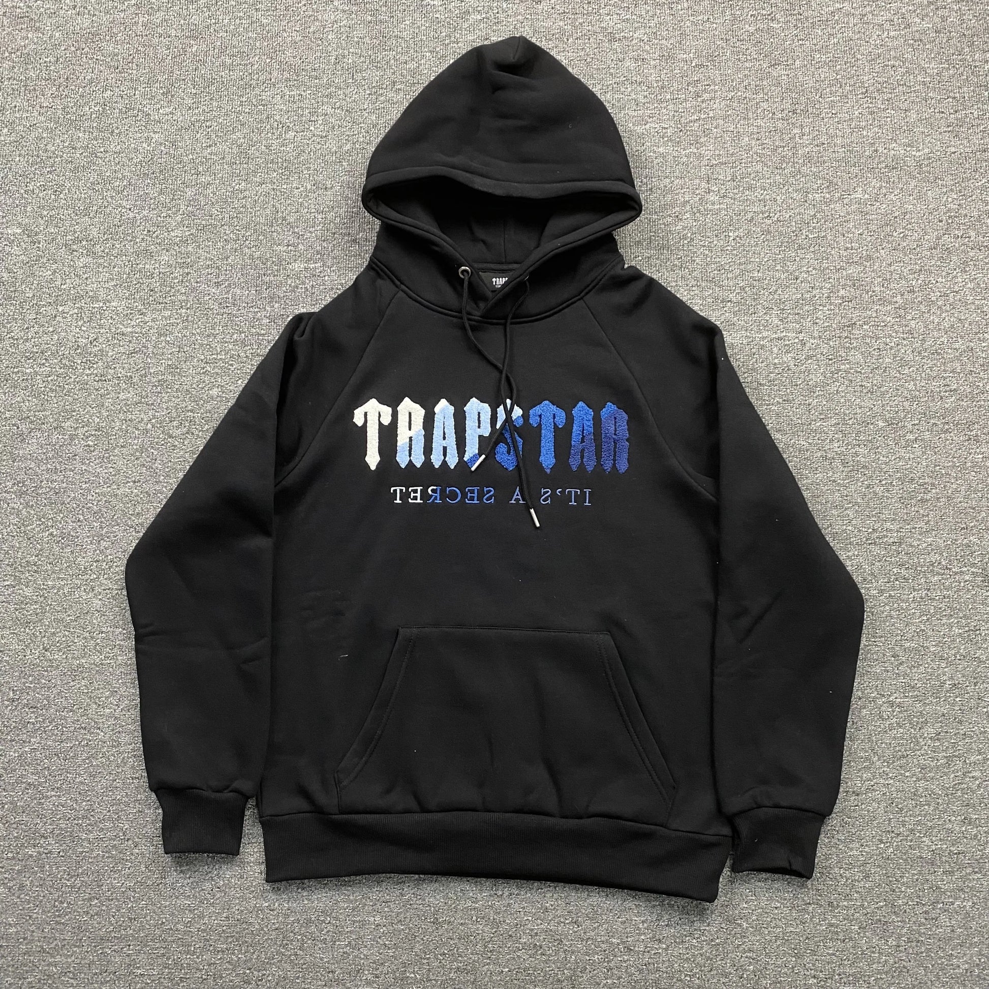 trapstar-chenille-decoded-tracksuit-black-ice-flavours-2_0-edition-3-Drip Store Argentina