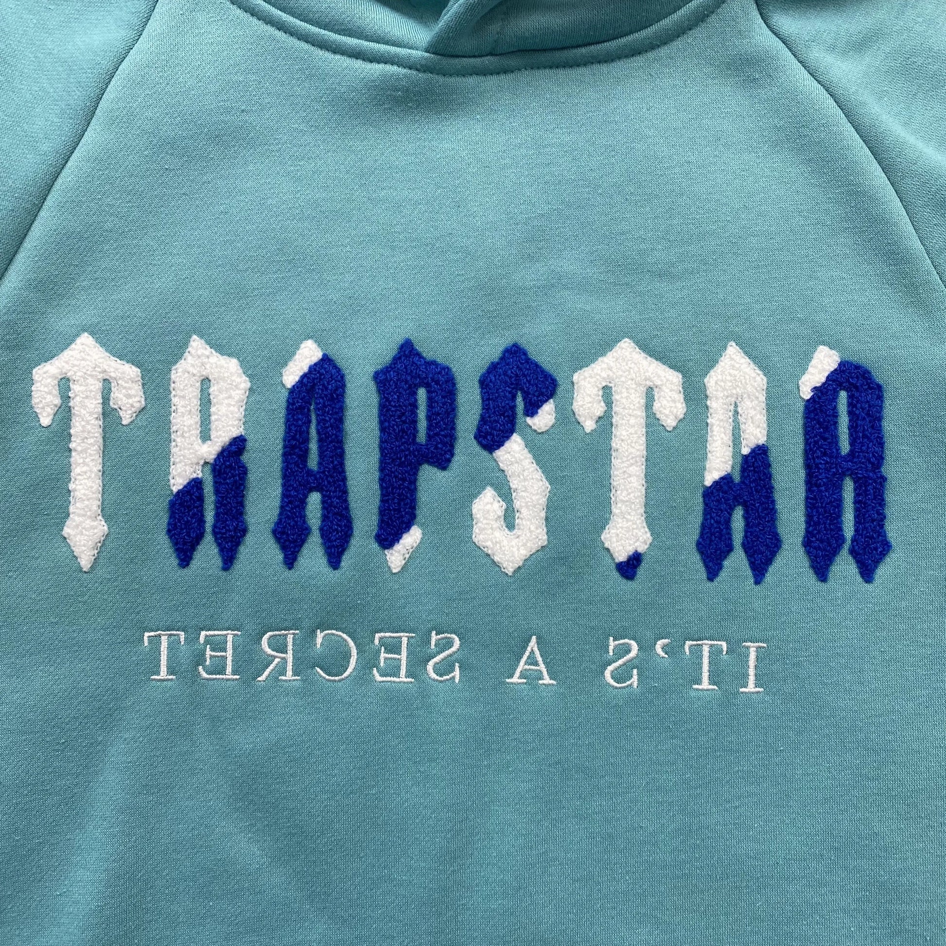 trapstar-chenille-decoded-tracksuit-citadel-white-2-Drip Store Argentina