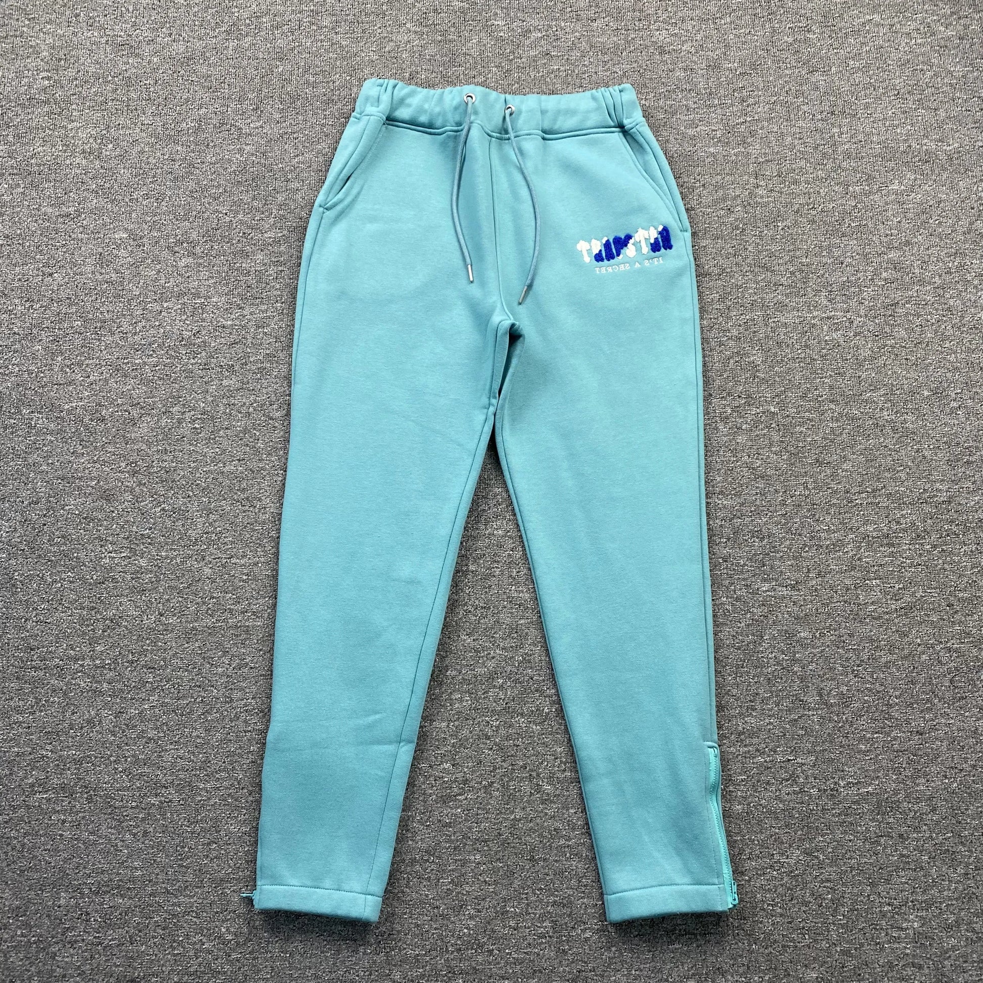 trapstar-chenille-decoded-tracksuit-citadel-white-4-Drip Store Argentina