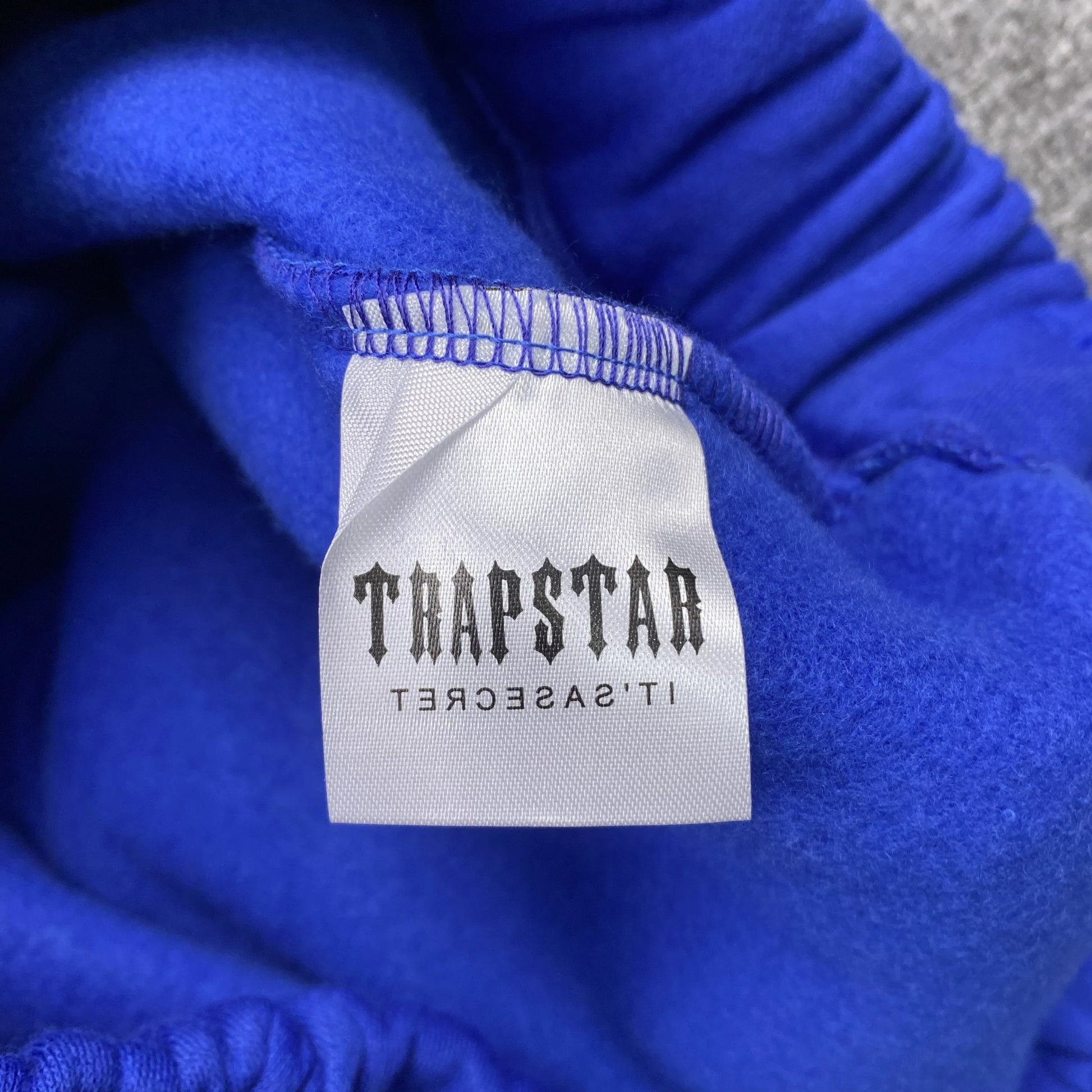 trapstar-chenille-decoded-tracksuit-dazzling-blue-10-Drip Store Argentina
