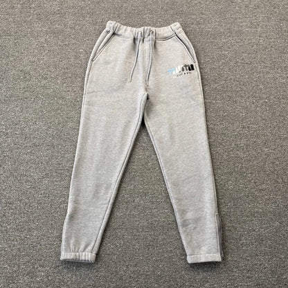 trapstar-chenille-decoded-tracksuit-grey-ice-flavours-4-Drip Store Argentina