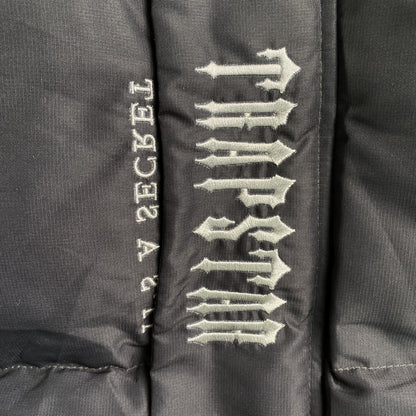 trapstar-decoded-hooded-2_0-puffer-jacket-black-gradient-4-Drip Store Argentina
