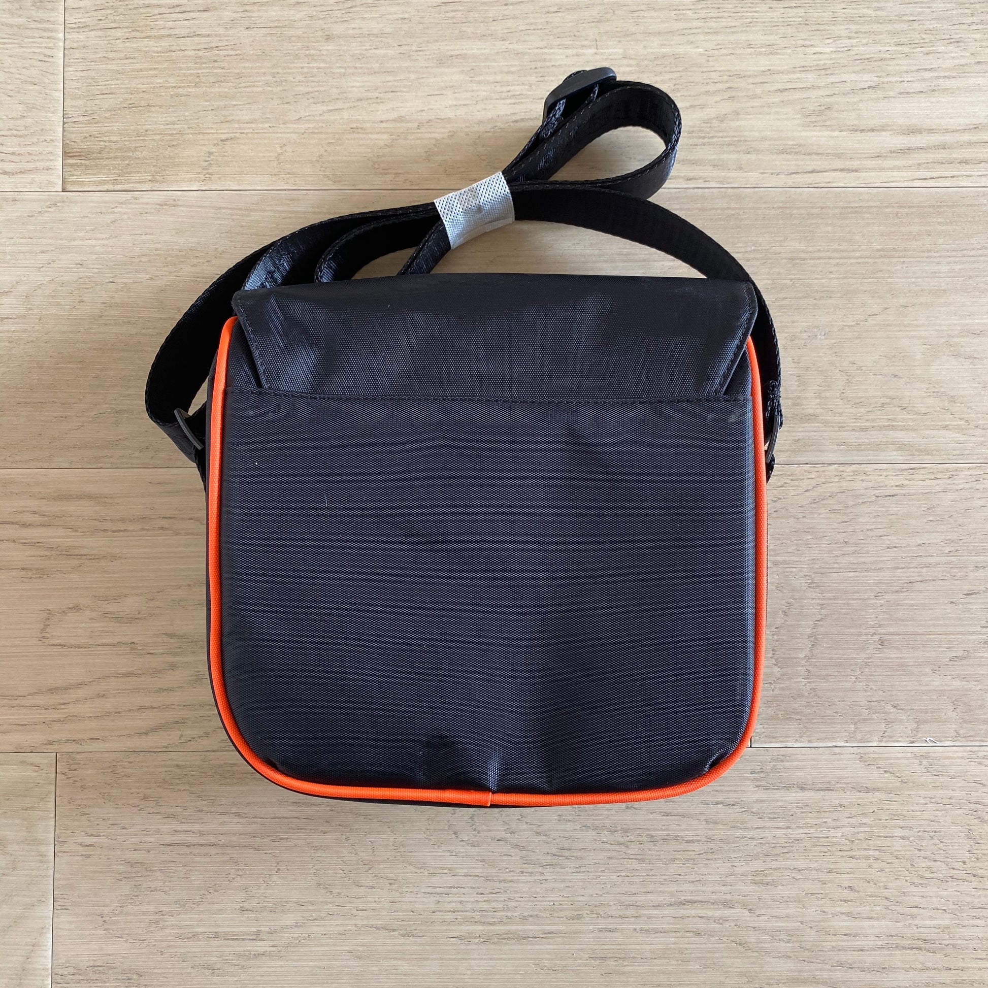 TRAPSTAR IRONGATE 1.0 CROSSBODY BAG BLACK ORANGE-Drip Store Argentina