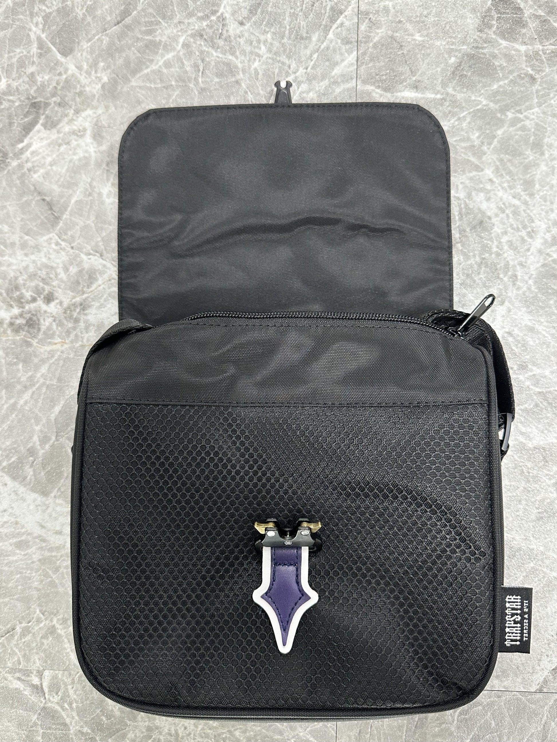 trapstar-irongate-1_0-crossbody-bag-gradient-blue-6_c765ff32-Drip Store Argentina