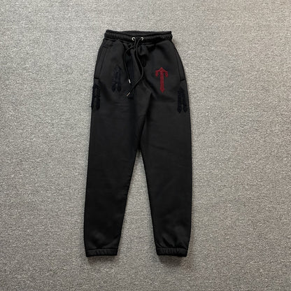 trapstar-irongate-arch-chenille-2_0-tracksuit-black-4-Drip Store Argentina