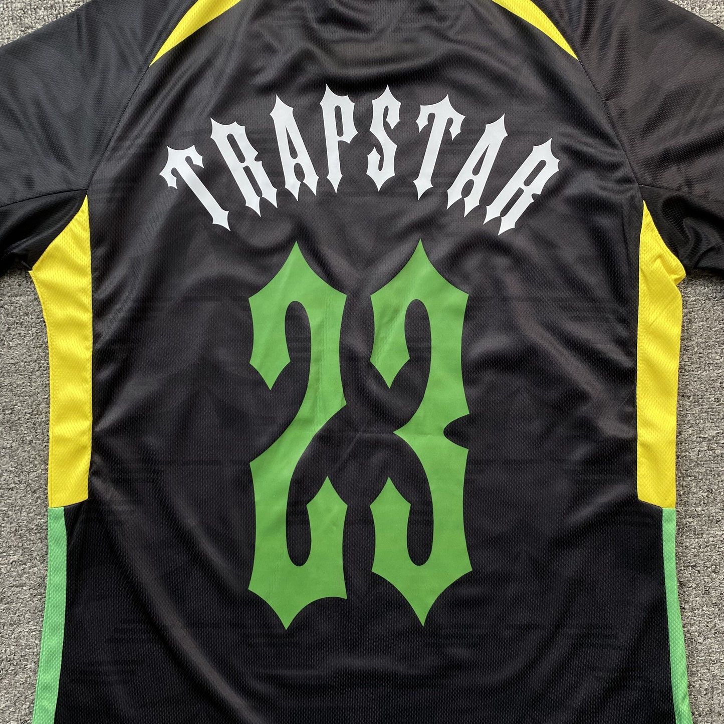 trapstar-irongate-football-jersey-black-yellow-3-Drip Store Argentina