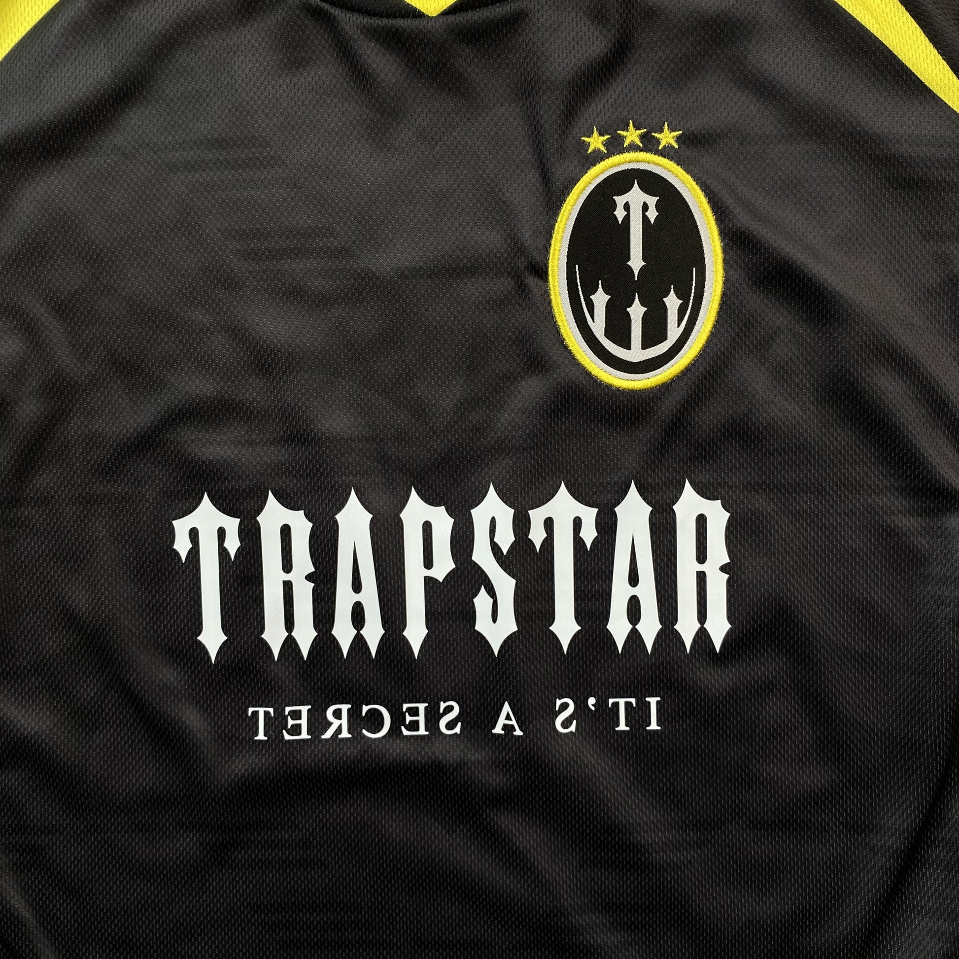 trapstar-irongate-football-jersey-black-yellow-4-Drip Store Argentina