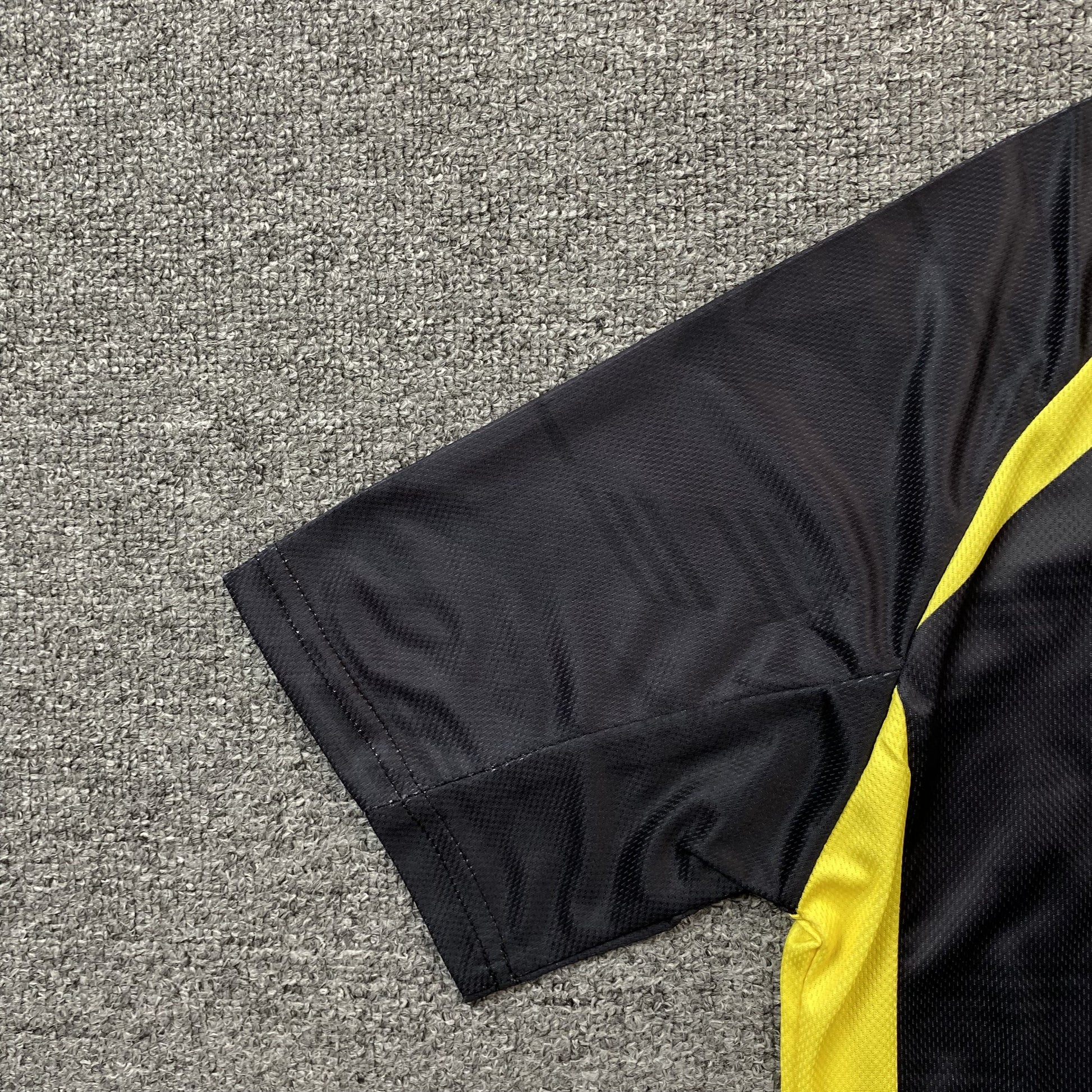 trapstar-irongate-football-jersey-black-yellow-7-Drip Store Argentina