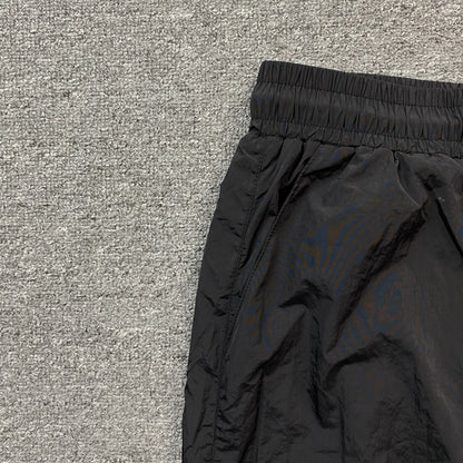 trapstar-irongate-shell-tracksuit-2_0-black-red-5-Drip Store Argentina