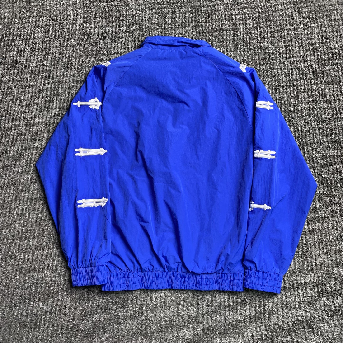 trapstar-irongate-shell-tracksuit-2_0-blue-white-3-Drip Store Argentina