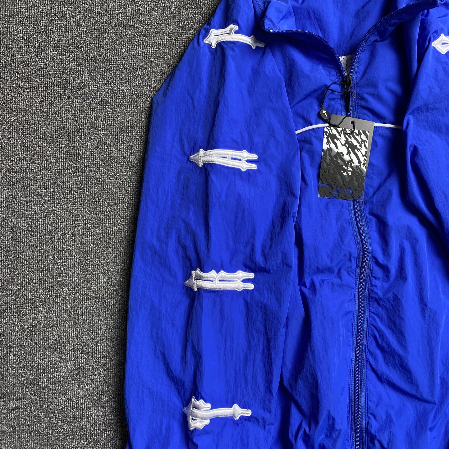 trapstar-irongate-shell-tracksuit-2_0-blue-white-8-Drip Store Argentina