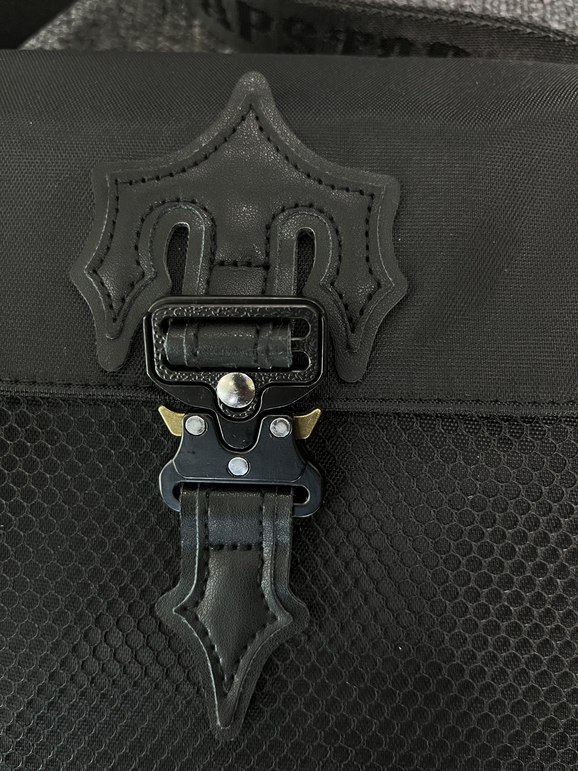 TRAPSTAR IRONGATE T CROSSBODY BAG BLACK EDITION-Drip Store Argentina
