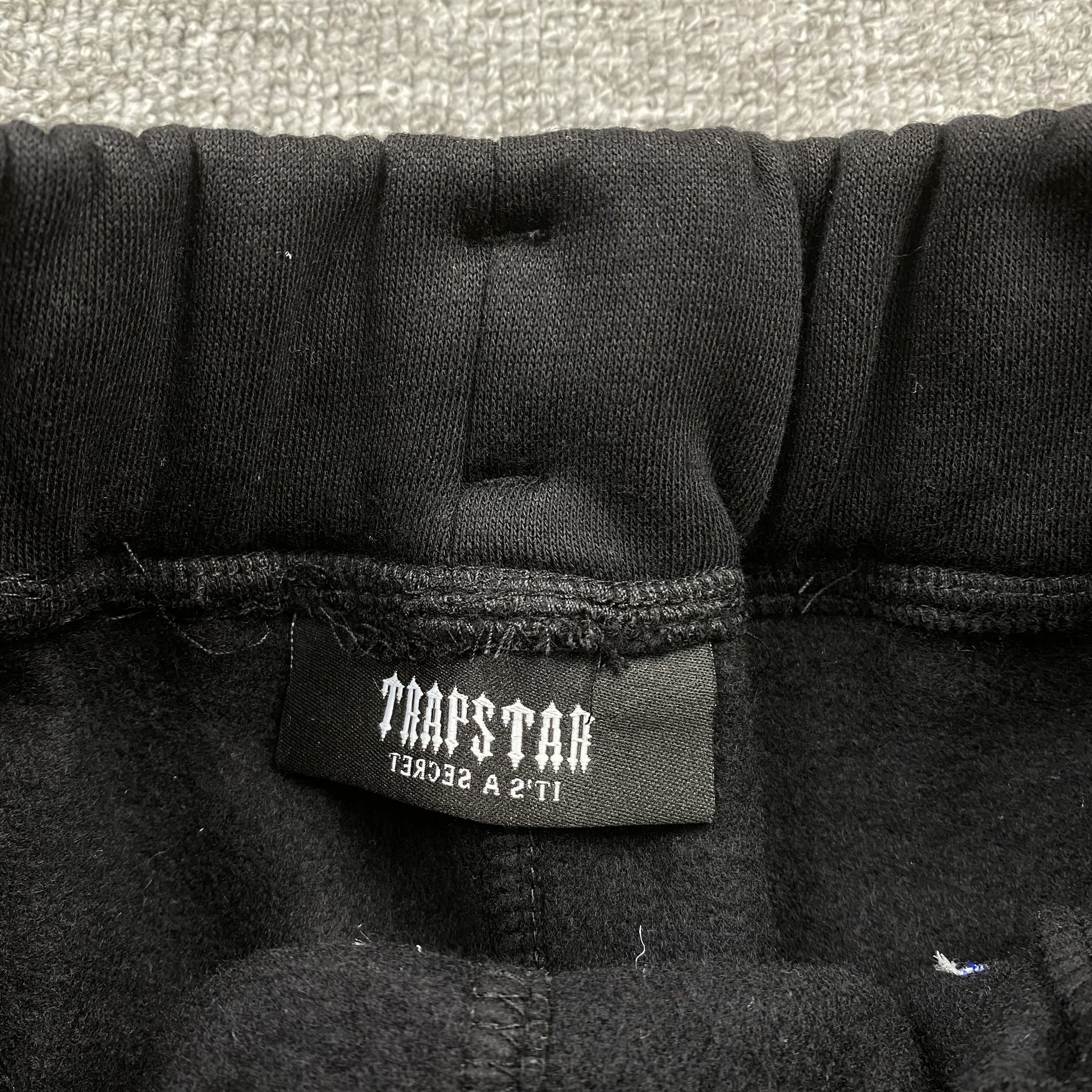 trapstar-shooters-tracksuit-black-blue-11-Drip Store Argentina