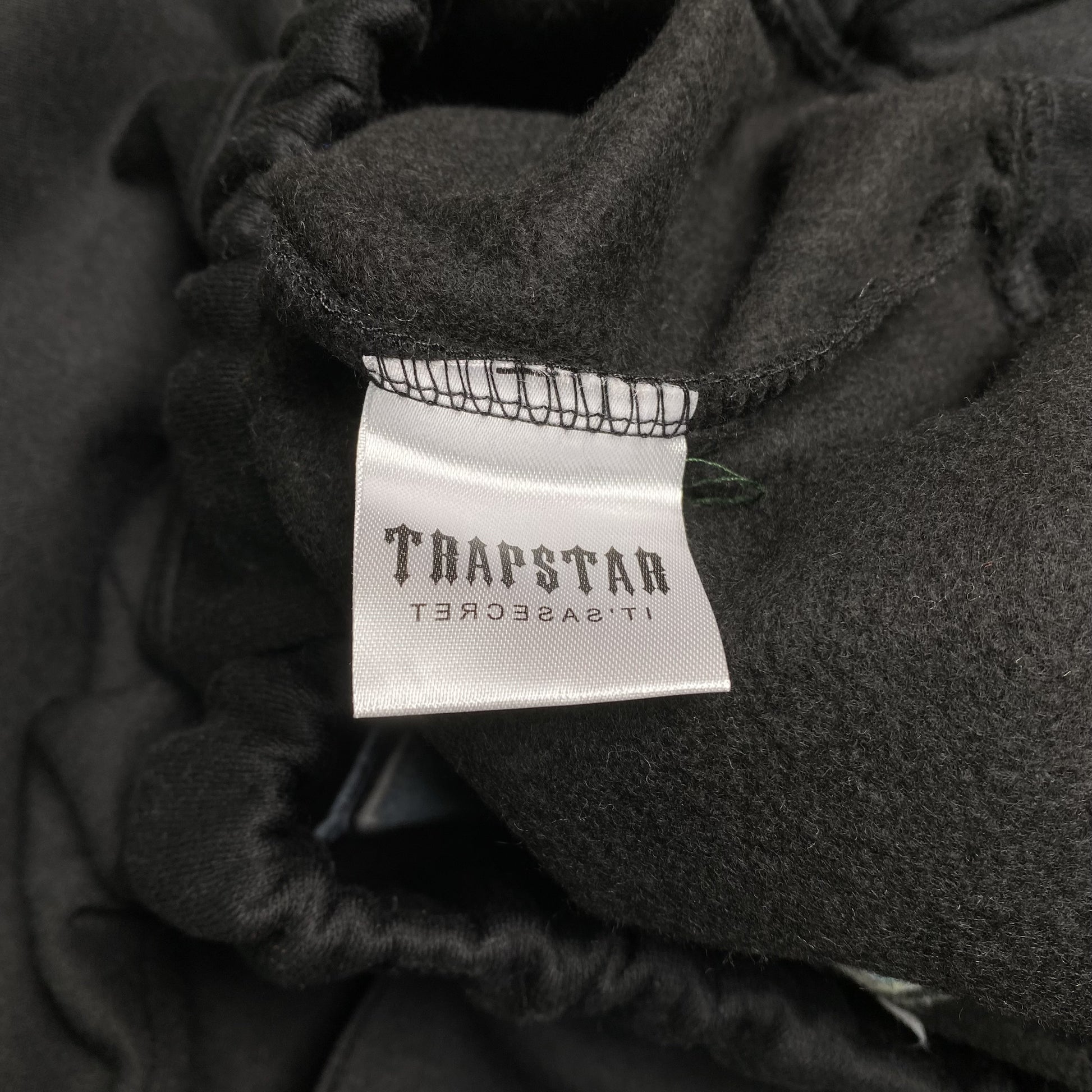 trapstar-shooters-tracksuit-black-sky-blue-6-Drip Store Argentina