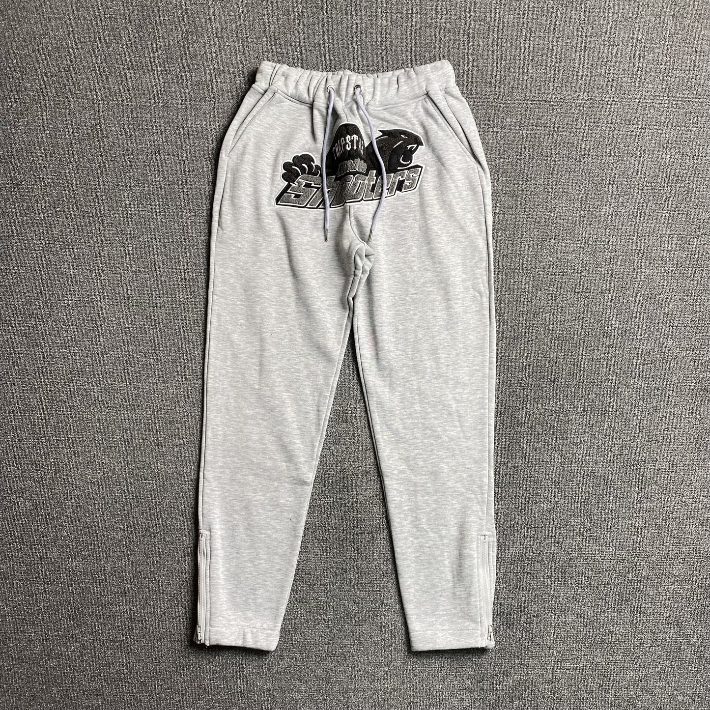 trapstar-shooters-tracksuit-grey-black-3-Drip Store Argentina