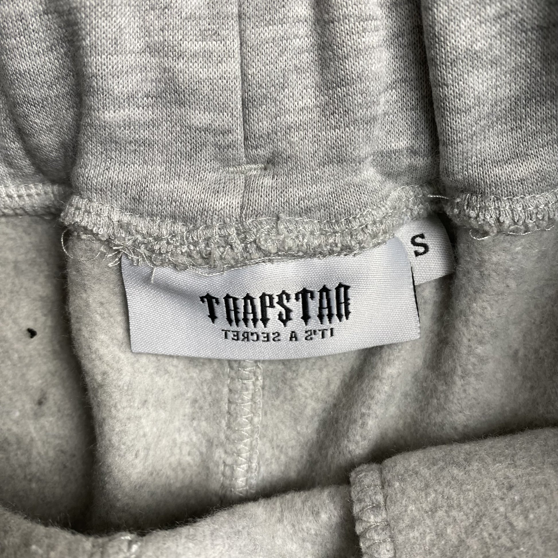trapstar-shooters-tracksuit-grey-black-5-Drip Store Argentina