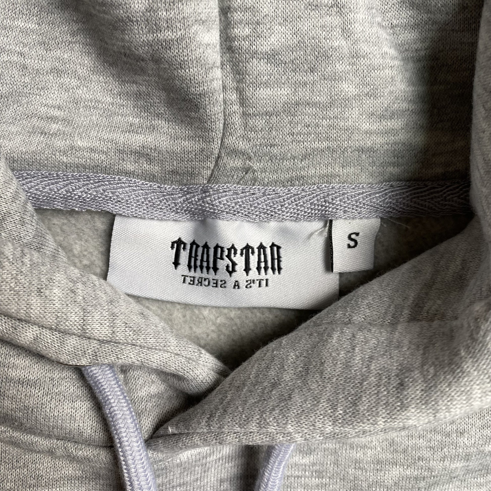 trapstar-shooters-tracksuit-grey-black-7-Drip Store Argentina