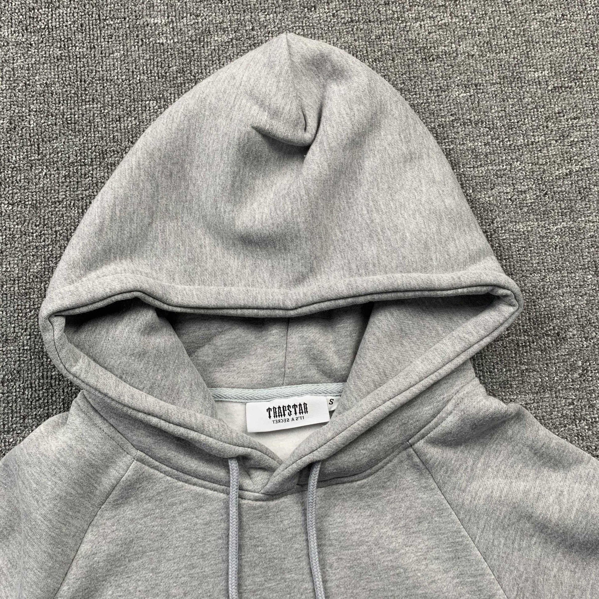 trapstar-shooters-tracksuit-grey-red-10-Drip Store Argentina