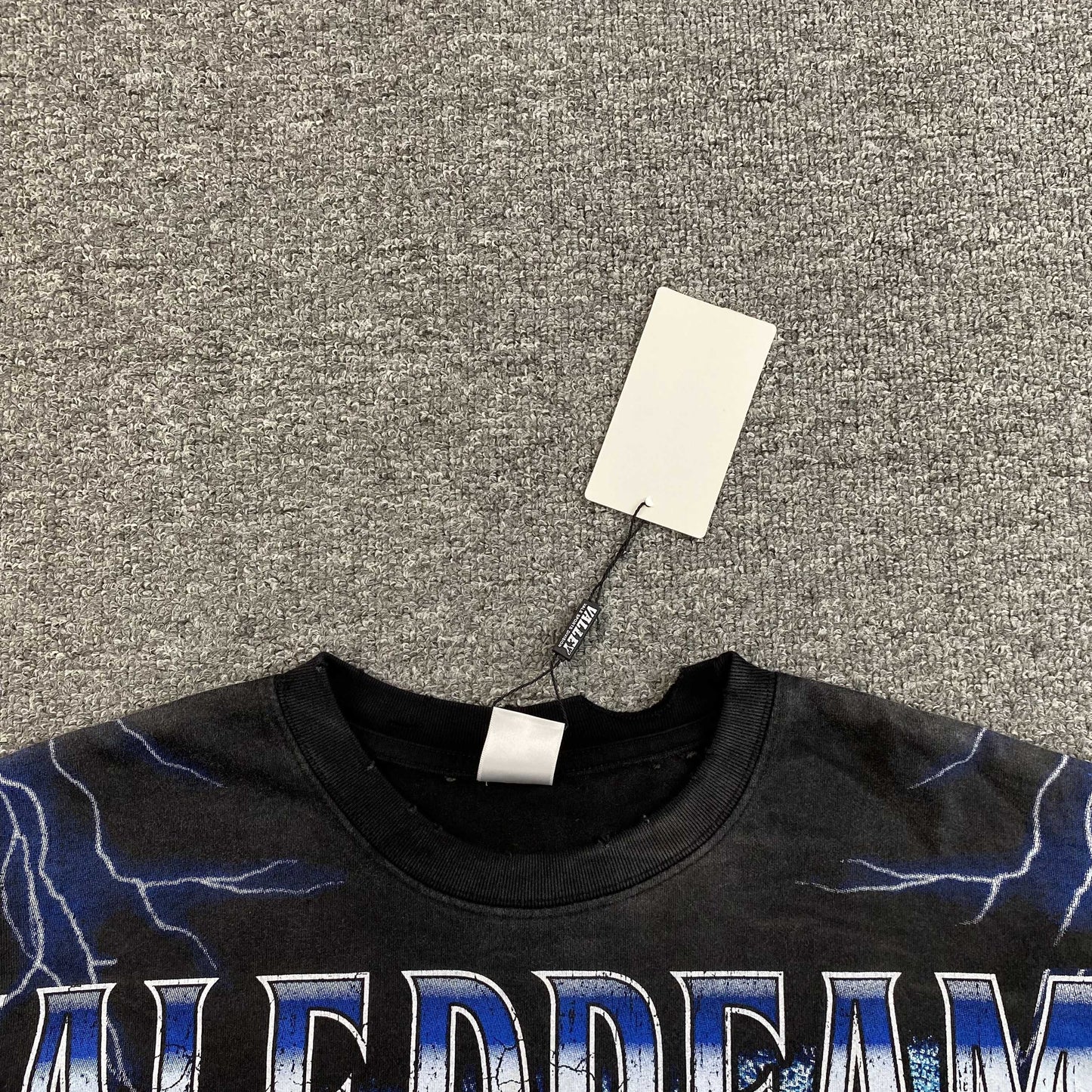 Vale Forever Dog Tag Big Tee Black