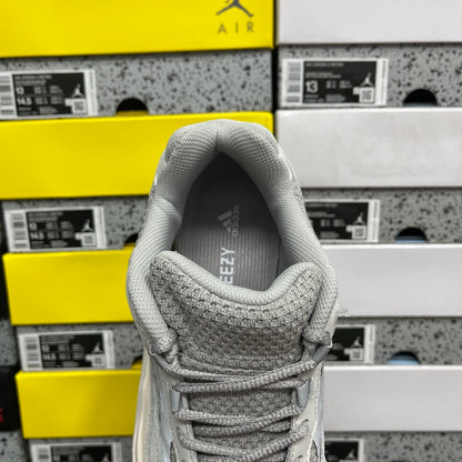 YEEZY BOOST 700 V2 STATIC