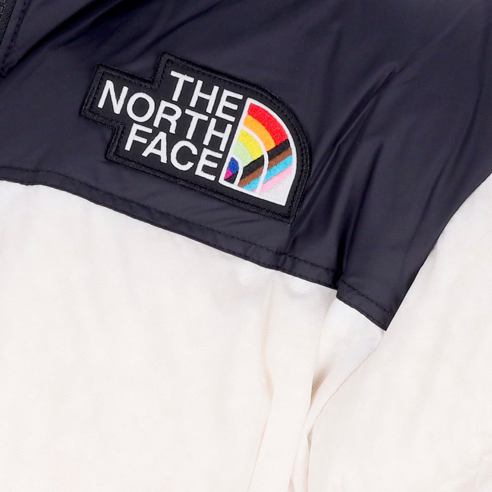the-north-face-1996-retro-nuptse-700-fill-packable-jacket-pride-white-5-Drip Store Argentina